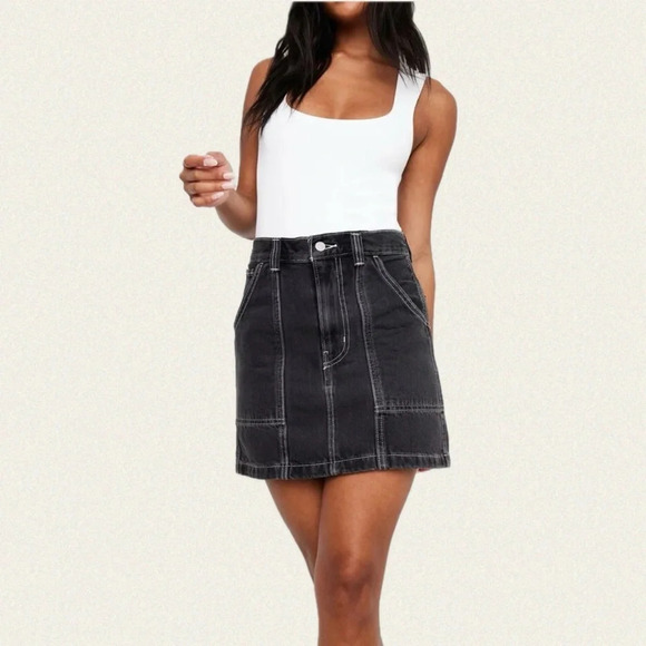 Levi’s Carpenter Skirt - Picture 2 of 6